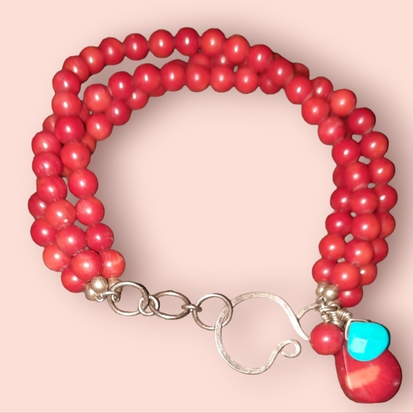Vintage Jewelry - Coral sterling multistrand bracelet with red round beads 925 Silver Vintage